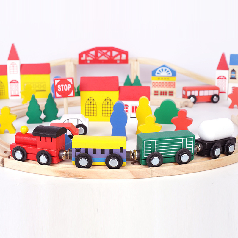 (100-tlg. Set) Kinder Holz Spielzeug Eisenbahn inkl. Schienen / Züge / Zubehör