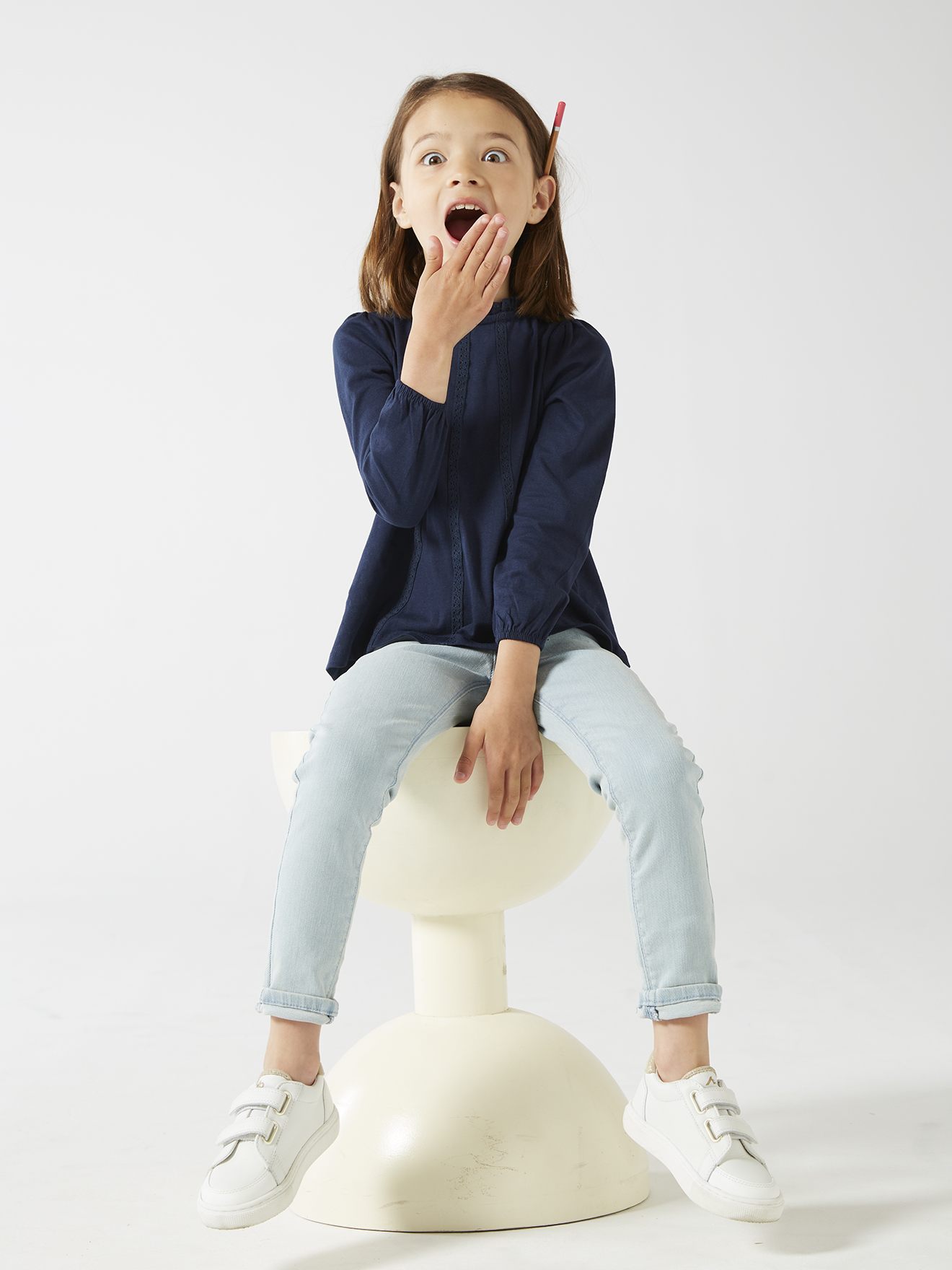 Conjunto de blusa feminina com detalhes em macramê + calça jeans básica feminina