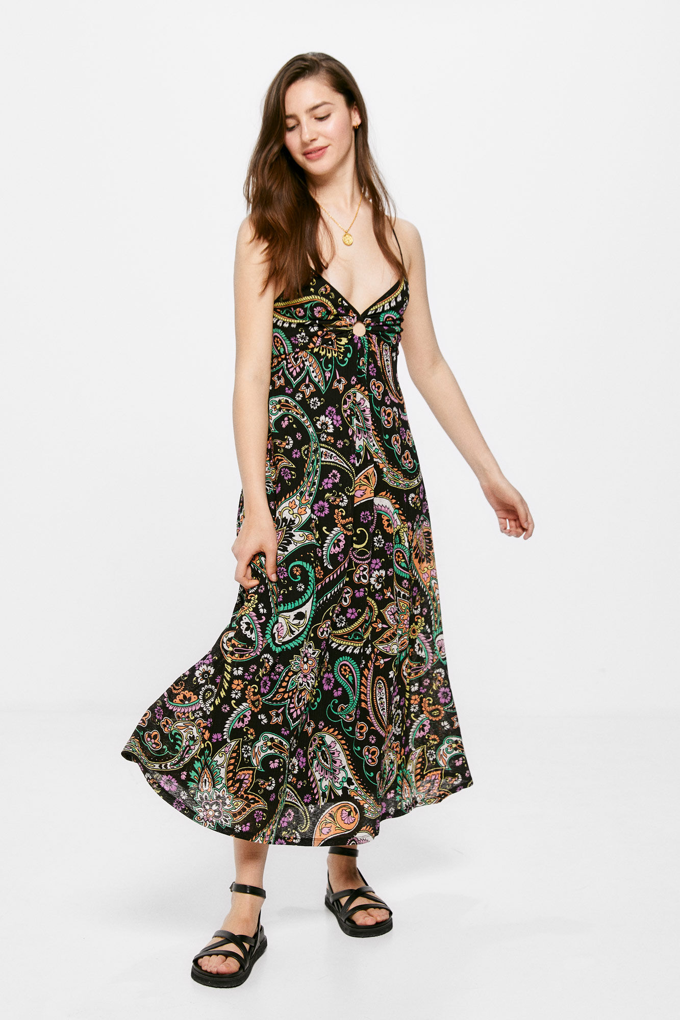 Vestido midi estampado com decote em V - preto
