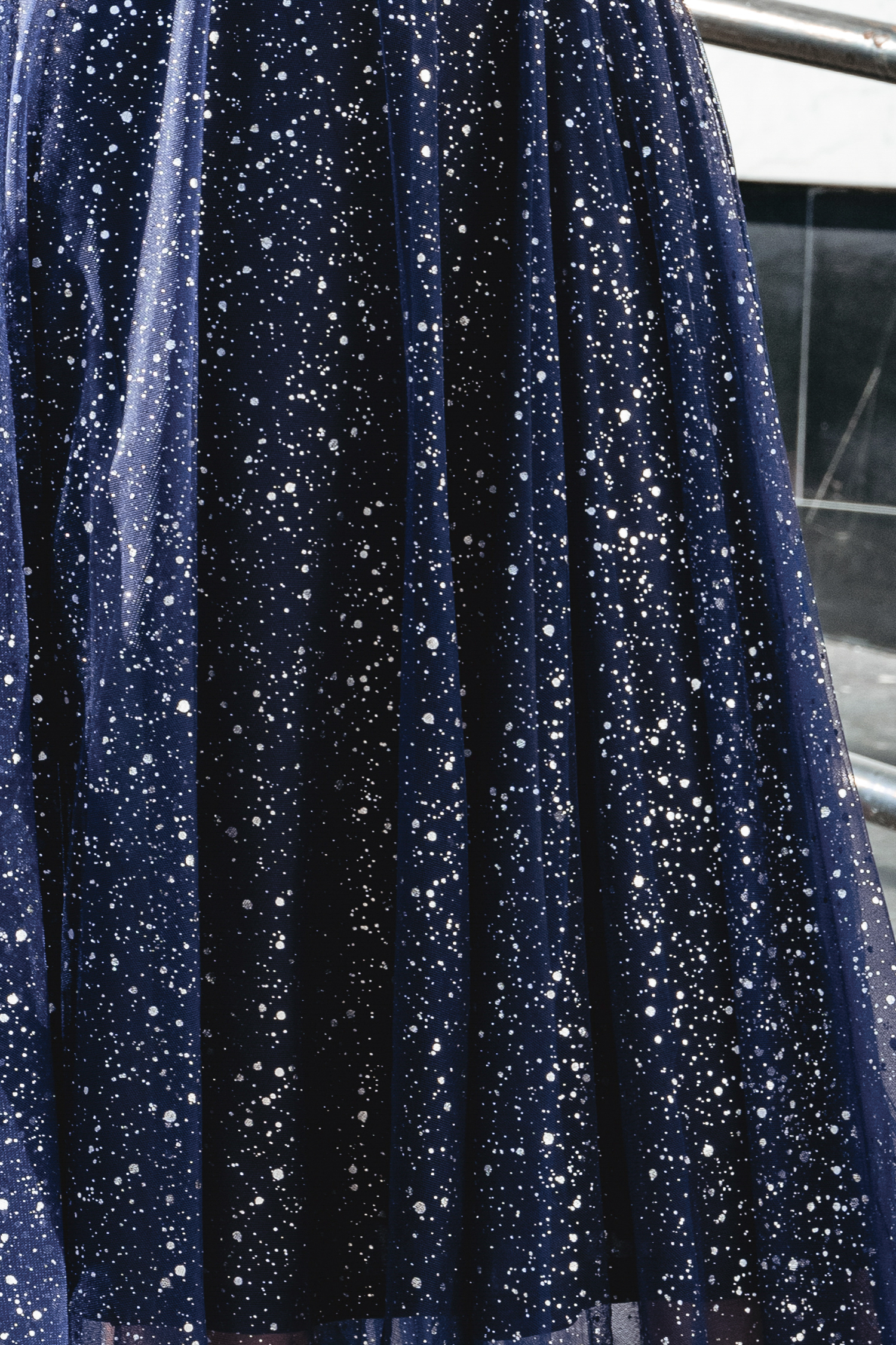 Robe midi à col en V en tulle