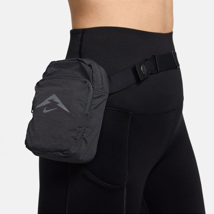 Nike Dame Lange tights Trail Go Tights Sort