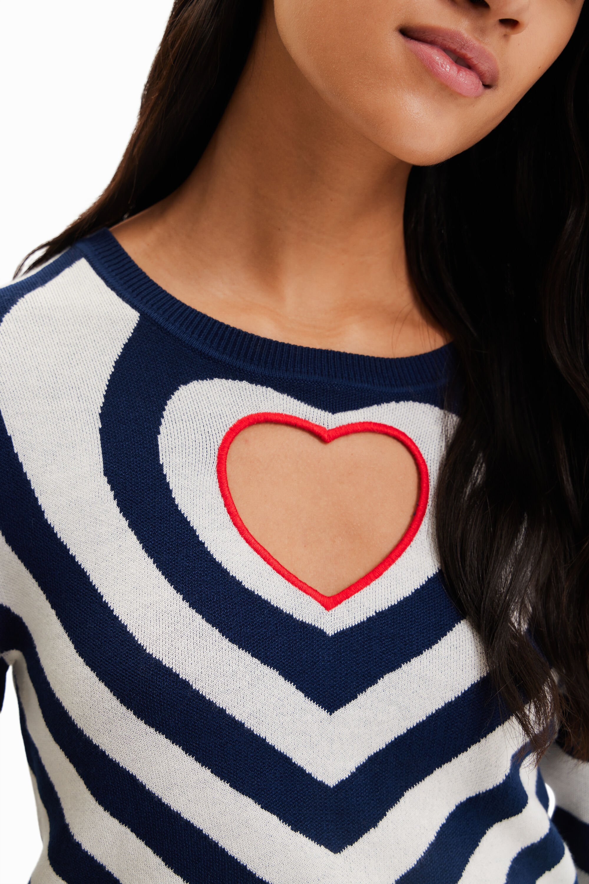 Pull rayures découpe cœur