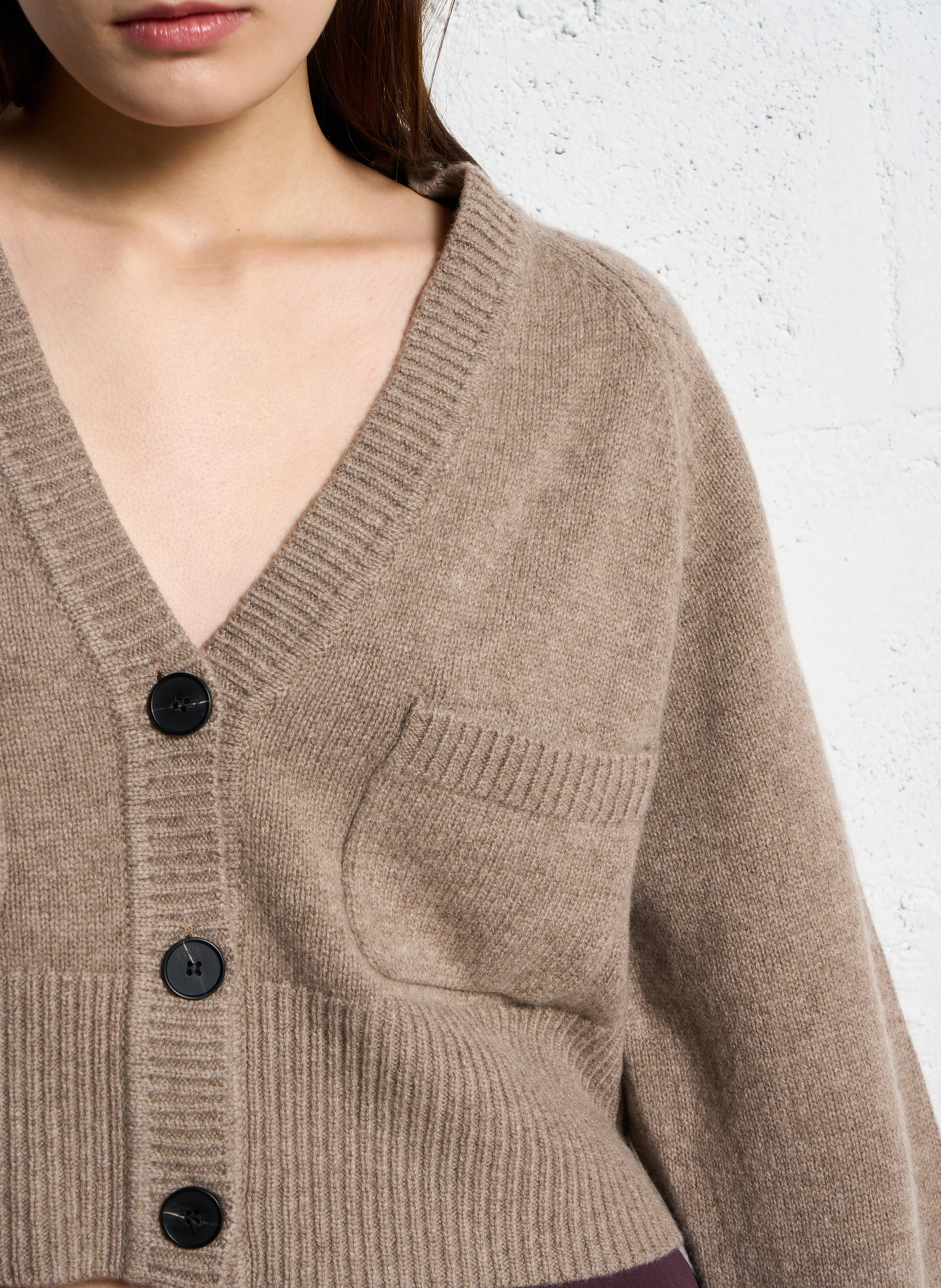 MEDI - Gilet court col V en laine| Beige