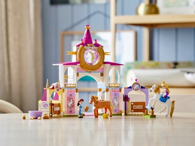 LEGO Belle en Rapunzel's koninklijke paardenstal (43195)