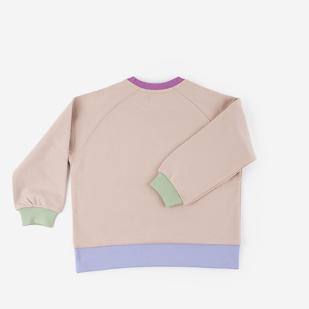 Moletom V. Things Fleece com combinação de cores e forro interno de lã.