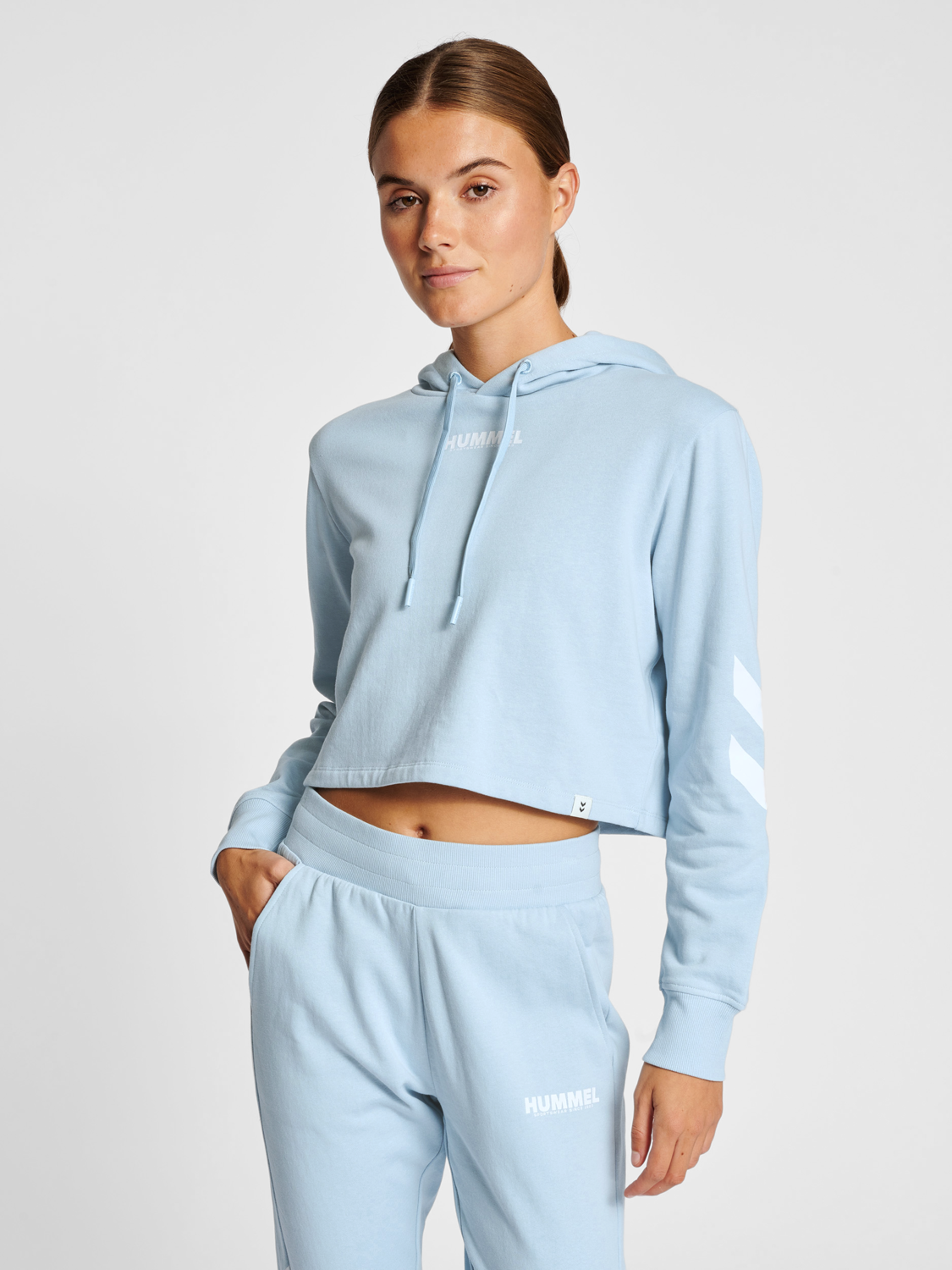 hmlLEGACY WOMAN CROPPED HOODIE