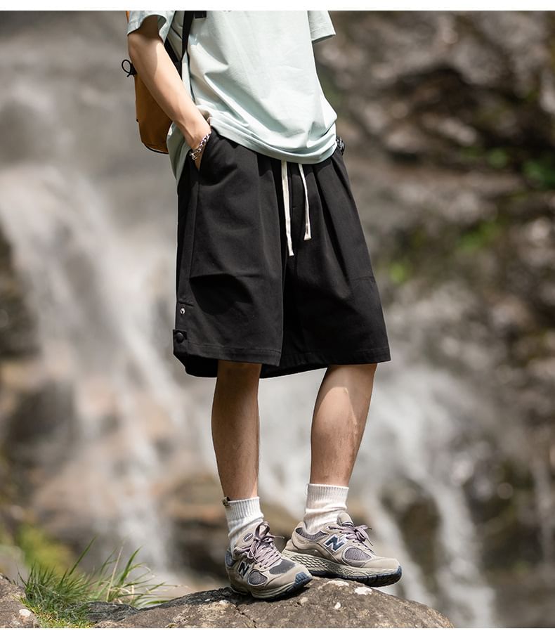 Really Point - Mid Rise Plain Cargo Shorts