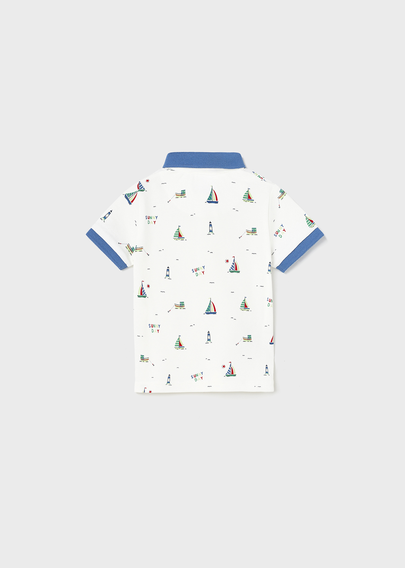 Camisa polo infantil de manga curta com estampa.