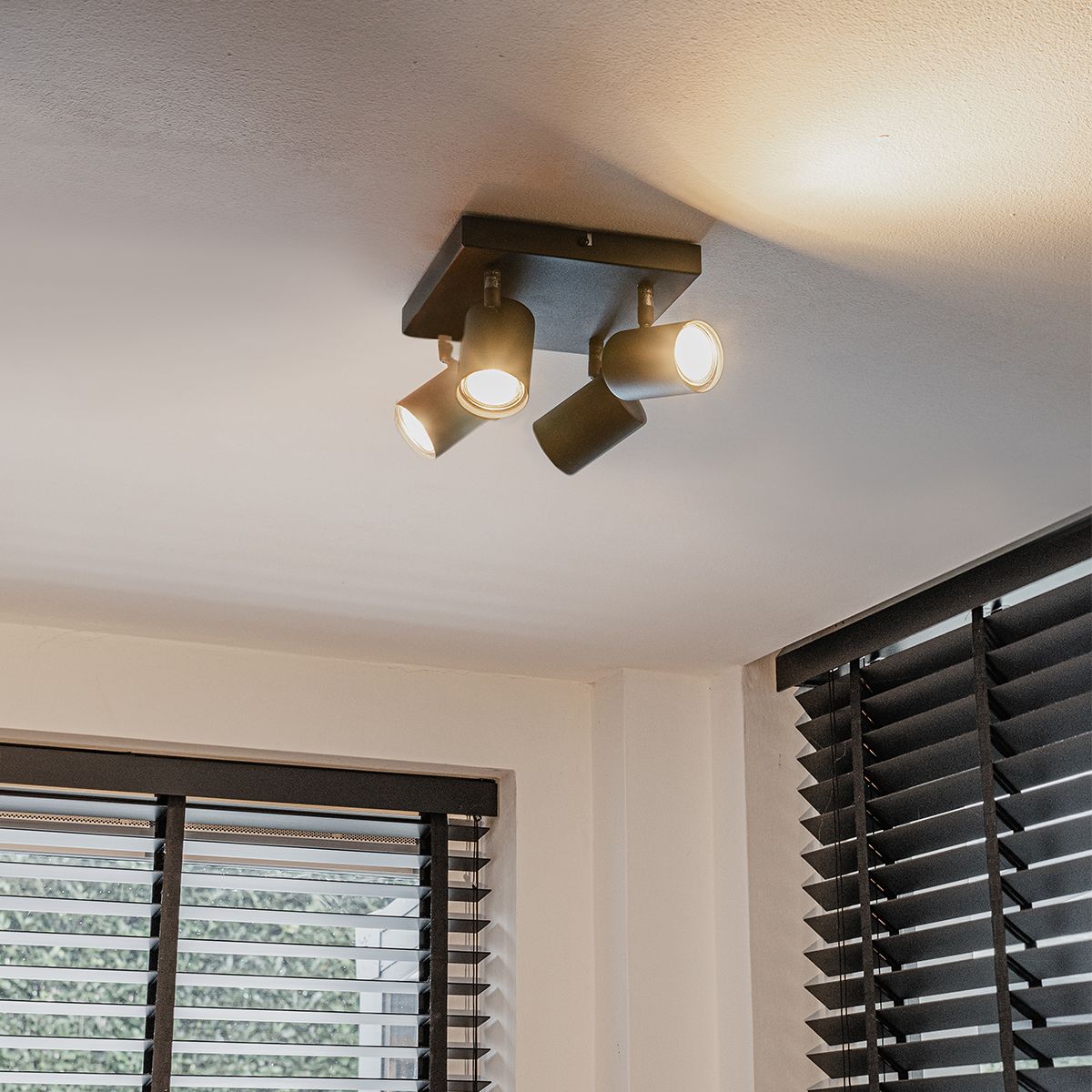 Moderne plafondlamp zwart 4-lichts verstelbaar vierkant - Jeana