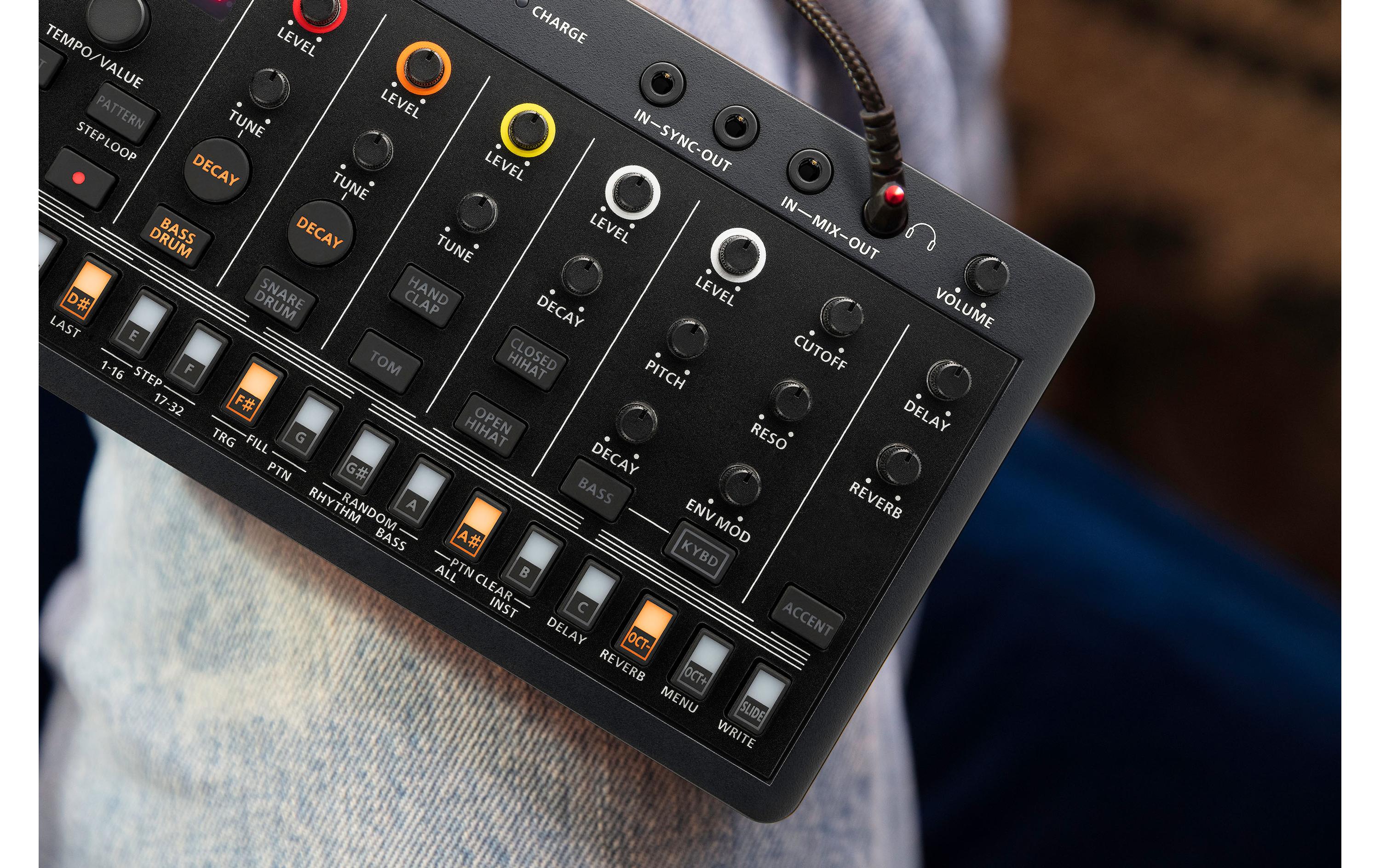 Synthesizer AIRA Compact Kit<br>Drei Synthesizer mit fortschrittlichen Effekten und Funktionen