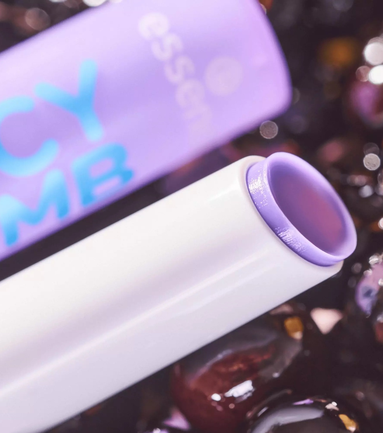 essence - Bálsamo Labial Juicy Bomb - 02: So Berry Cute