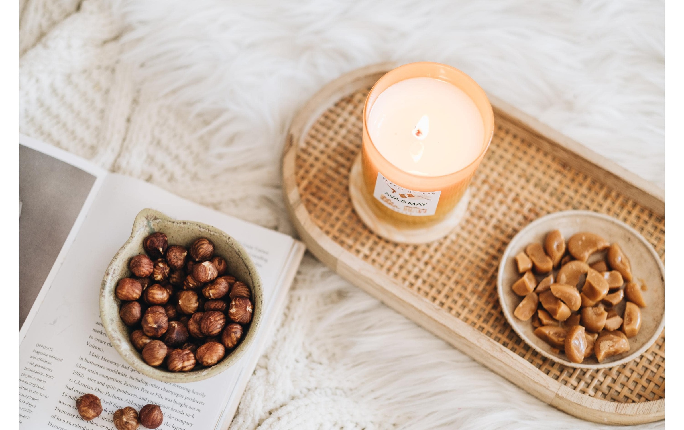 AVA & MAY Duftkerze »Toffee Crunch 180 g« Holzart: Buche (Schweden)