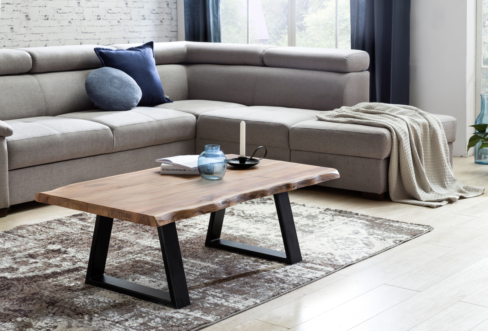 Couchtisch - Akazie massiv - 115 cm