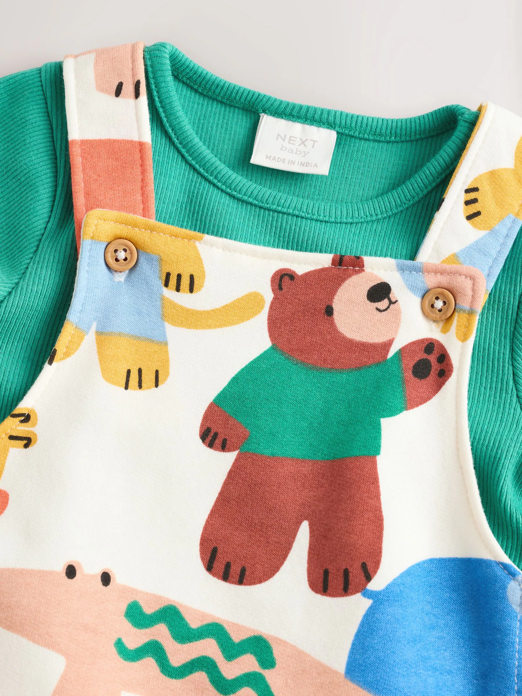 Felgekleurd met figuurtjes - Jersey tuinbroek en rompertje babyset (0mnd-2jr)