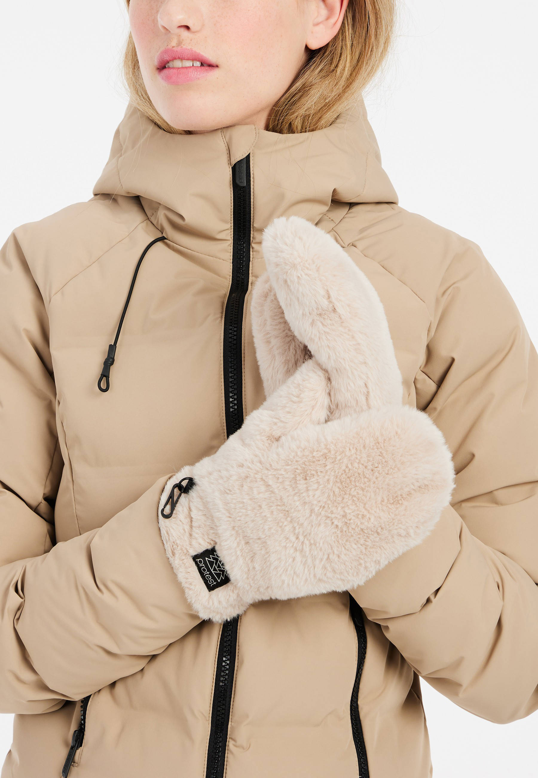 Protest wanten beige