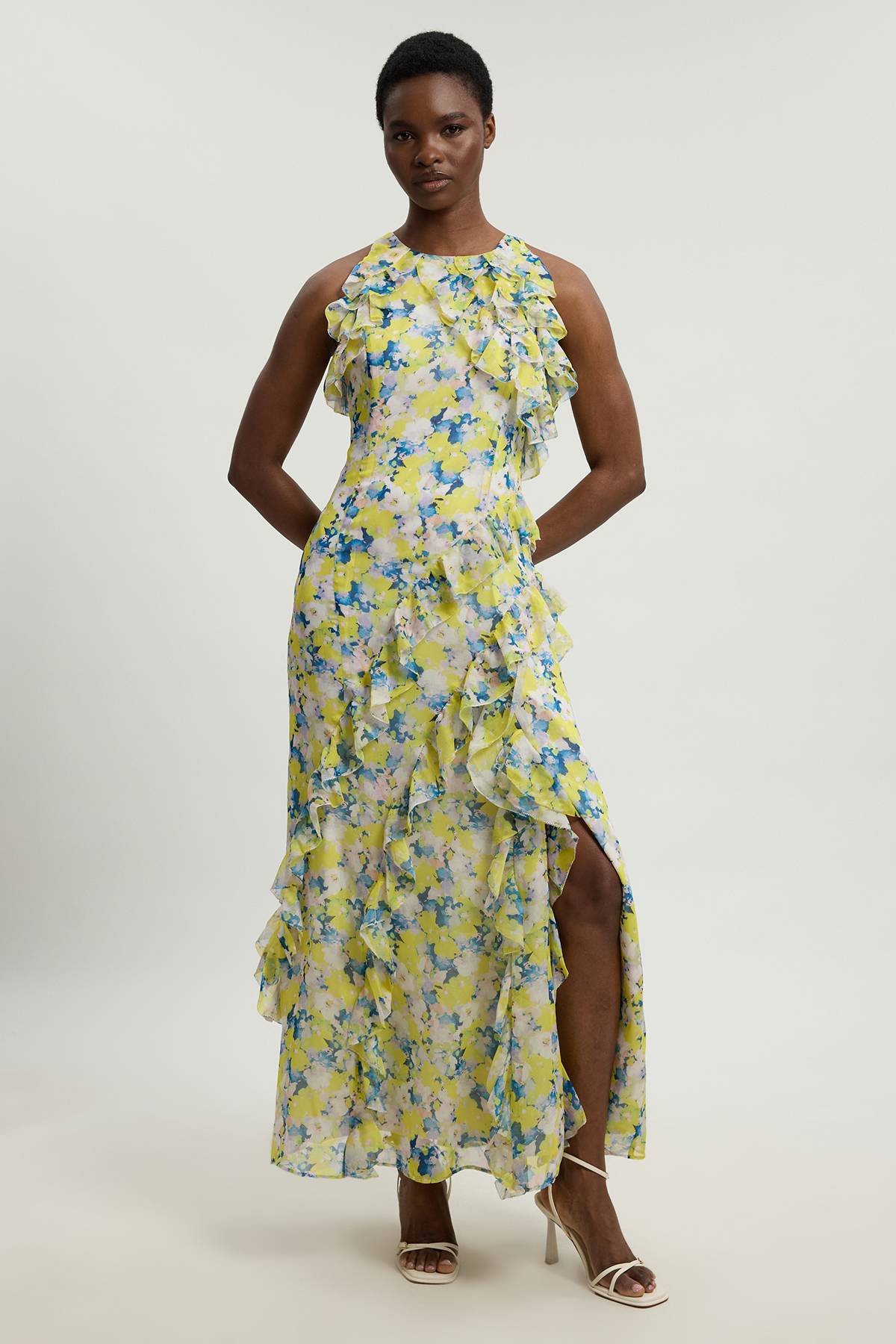 KarenMillen Robe Longue Tissée À Col Licou Avec Détails De Volants En Georgette Crêpée À Imprimé Floral Petite Taille