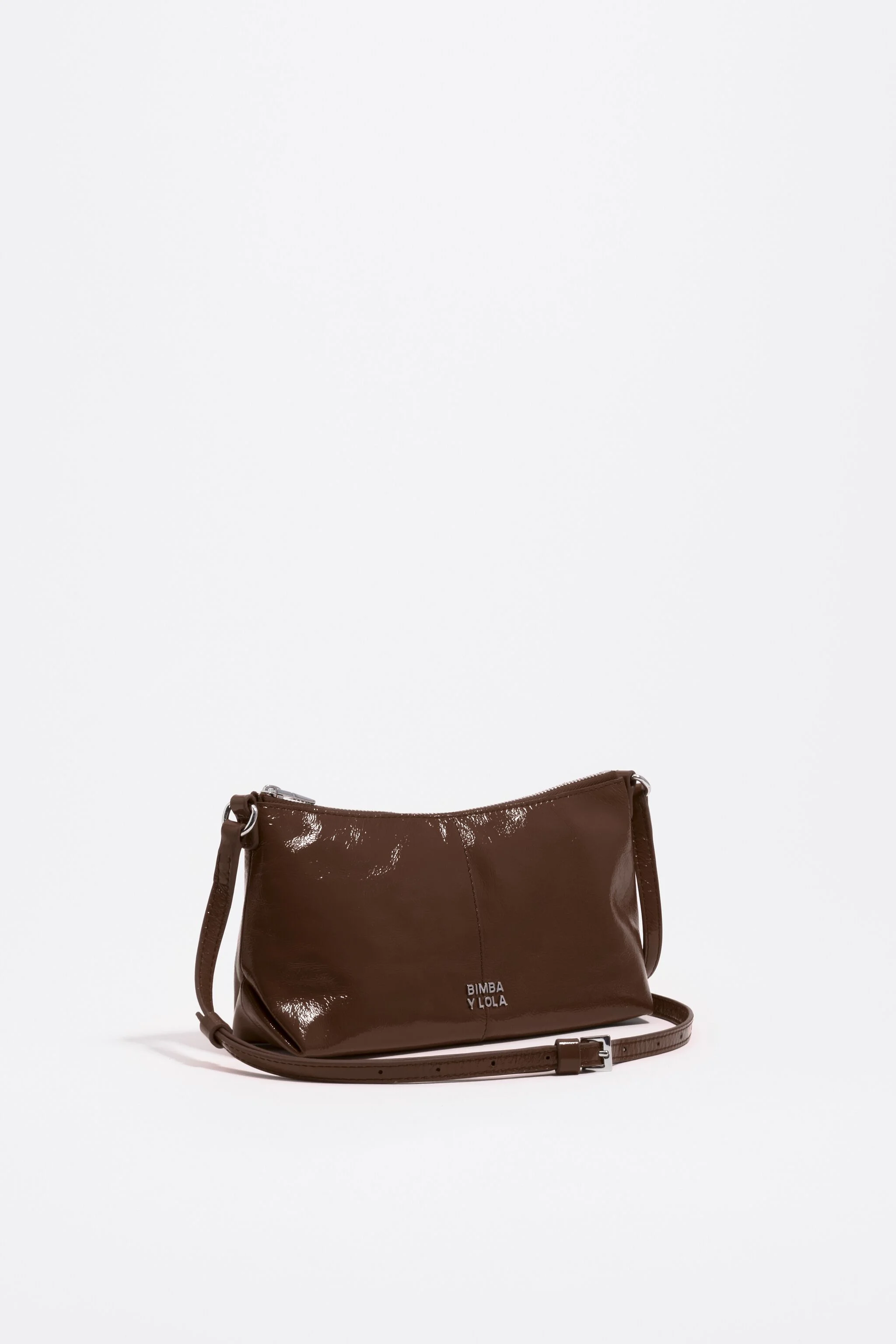 Bolsa transversal mini em couro brilhante cor mocha