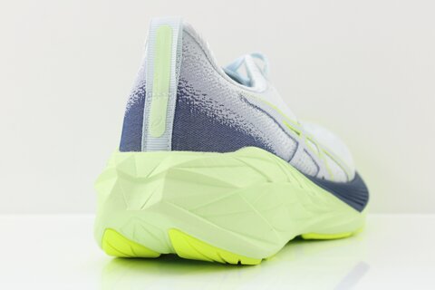Asics NOVABLAST 4