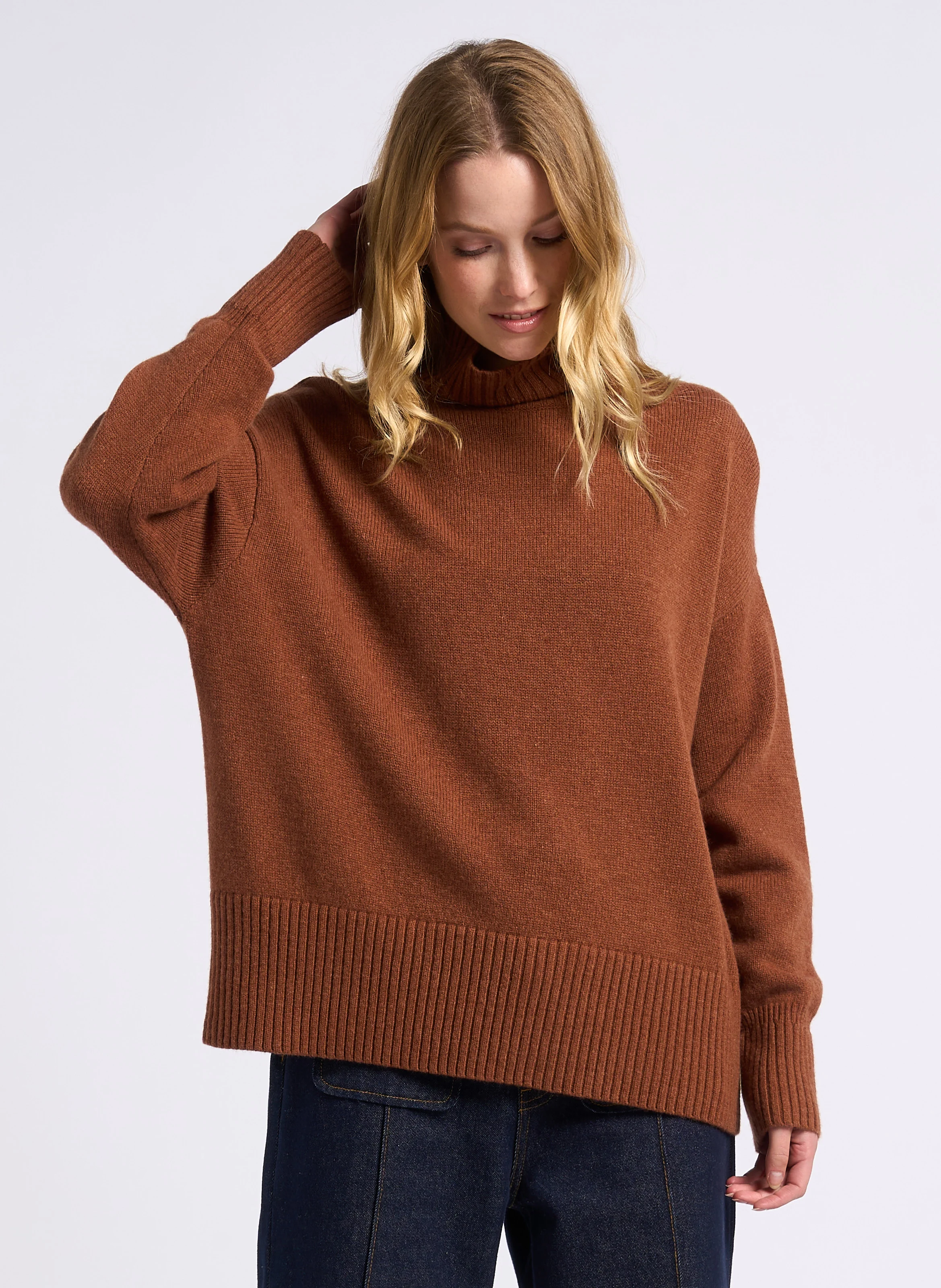 PALACE - Pull ample col roulé en laine | Marron