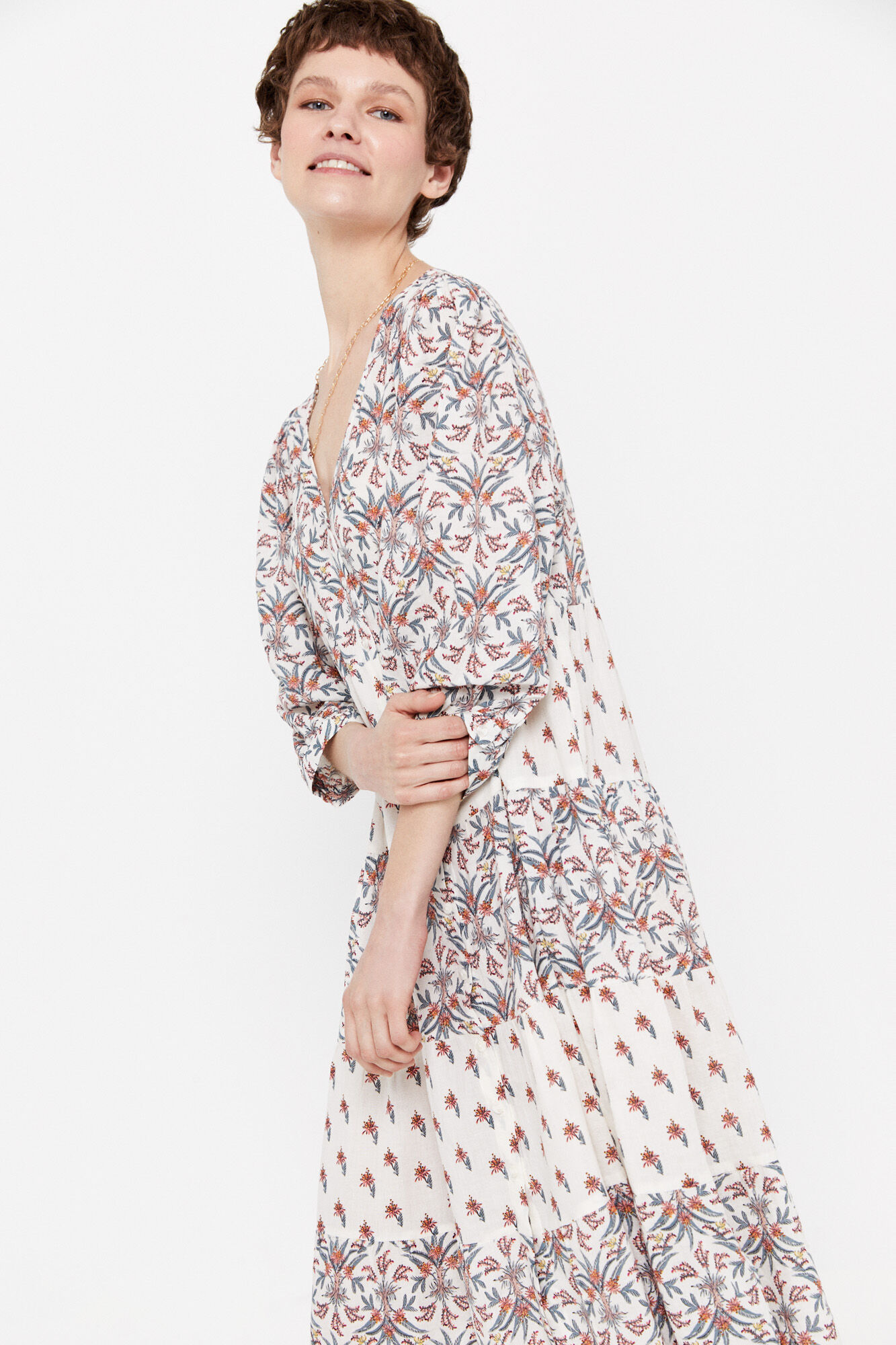 Vestido com estampa floral - Estampa branca