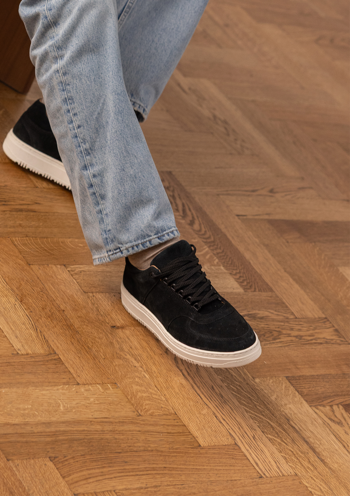 Zwarte suède sneakers