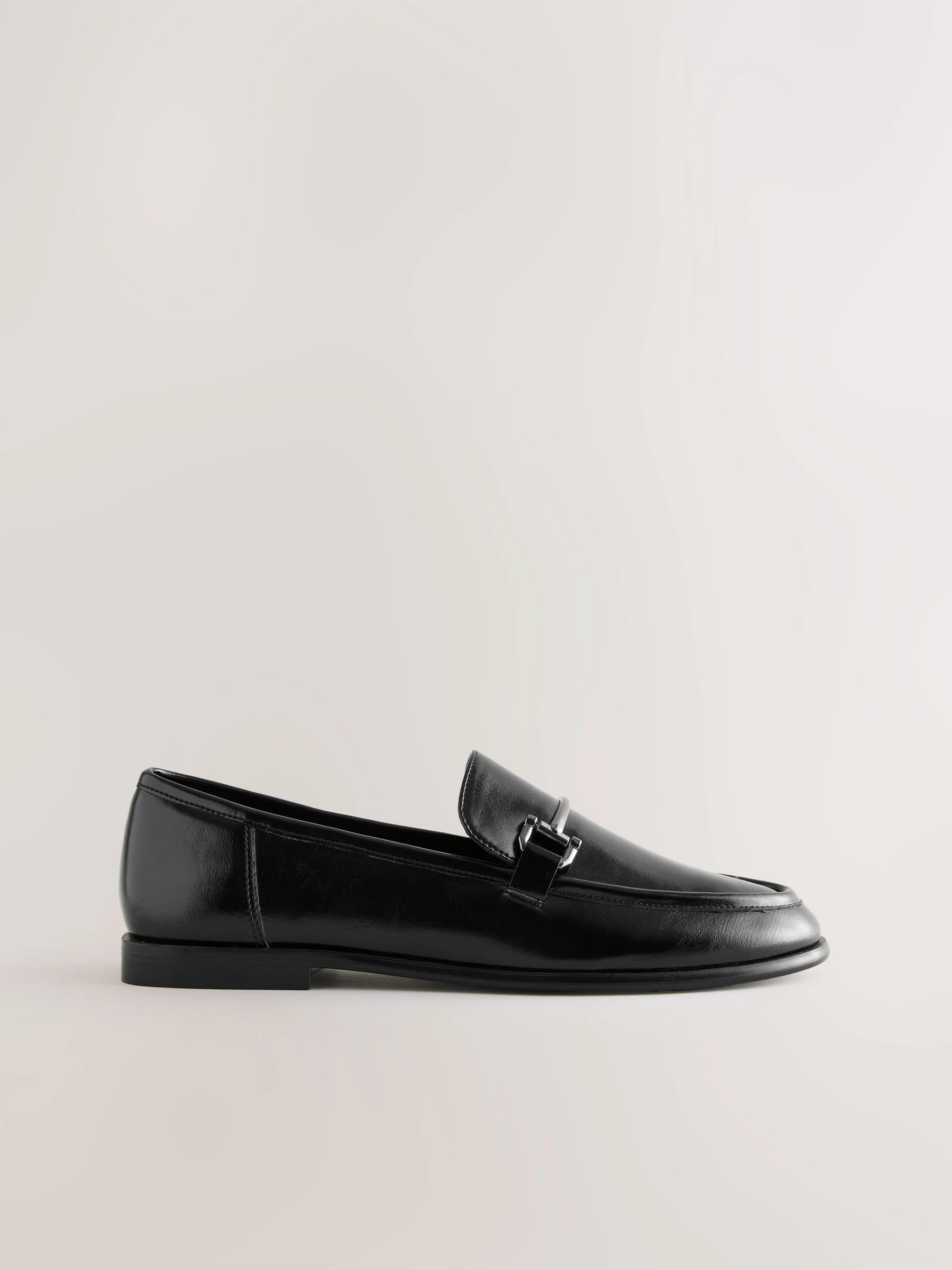 Zwart - Trim Round Toe Loafers