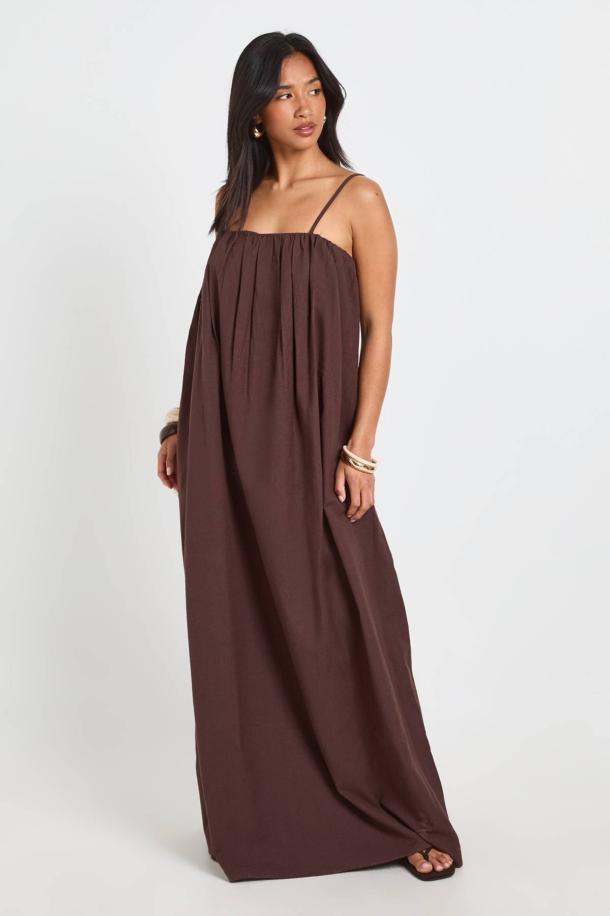 boohoo Robe Maxi En Lin Avec Détail Poches Pour Petite Taille