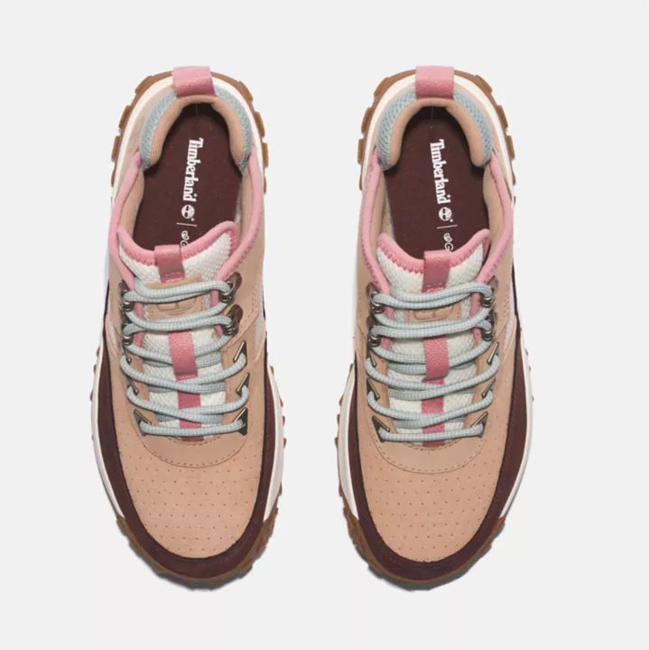 Bota de caminhada baixa Greenstride Motion 6 para mulheres na cor bege.