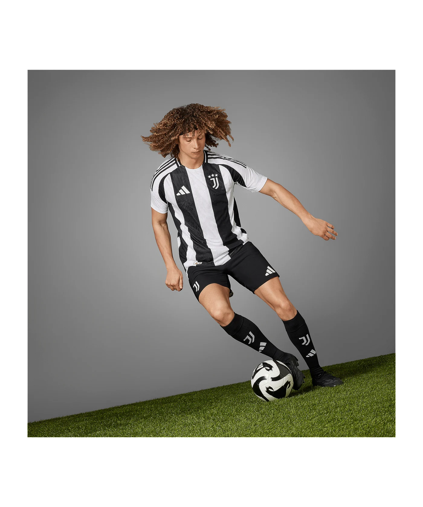 adidas Juventus Turin Auth. Trikot Home 2024/2025 Weiss
