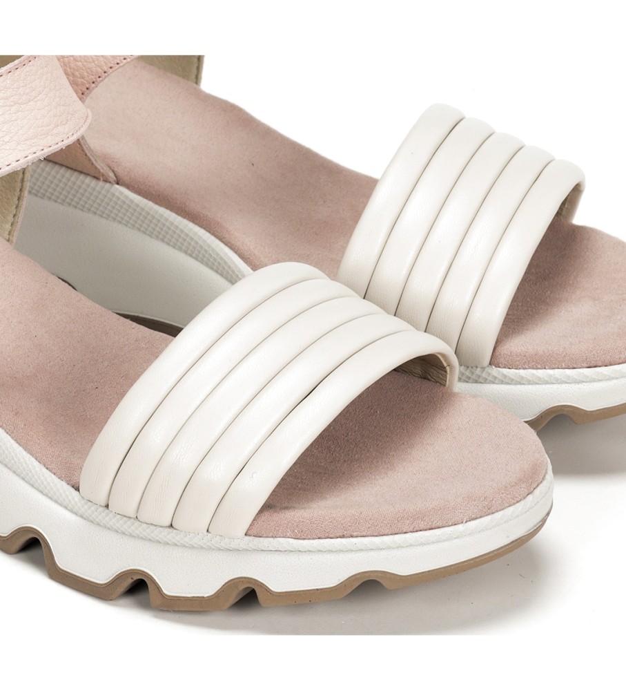 Sandálias Dorking Lais em couro nude - salto plataforma de 6 cm -