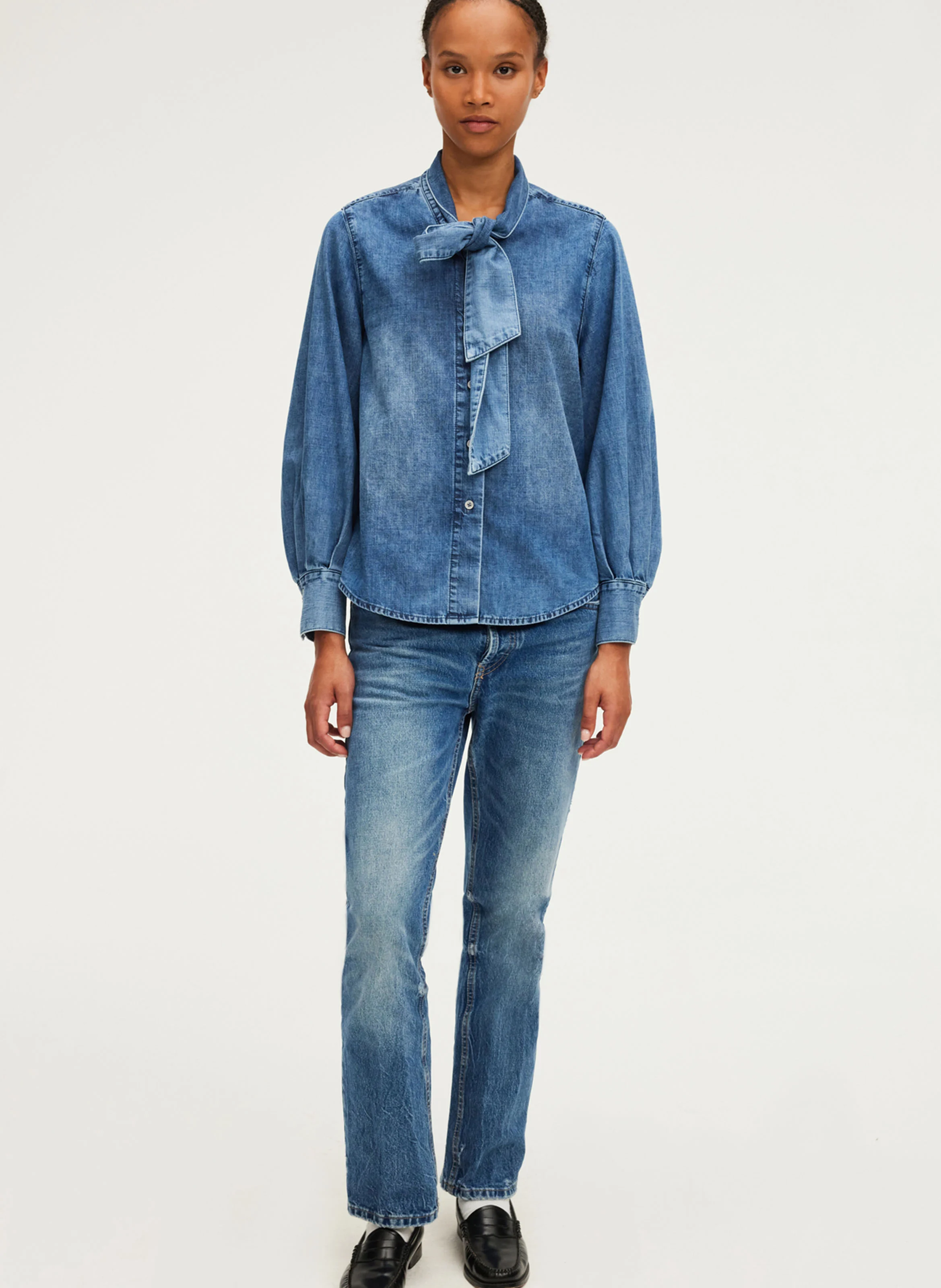 BRYONY - Chemise col lavallière en denim de coton| Bleu