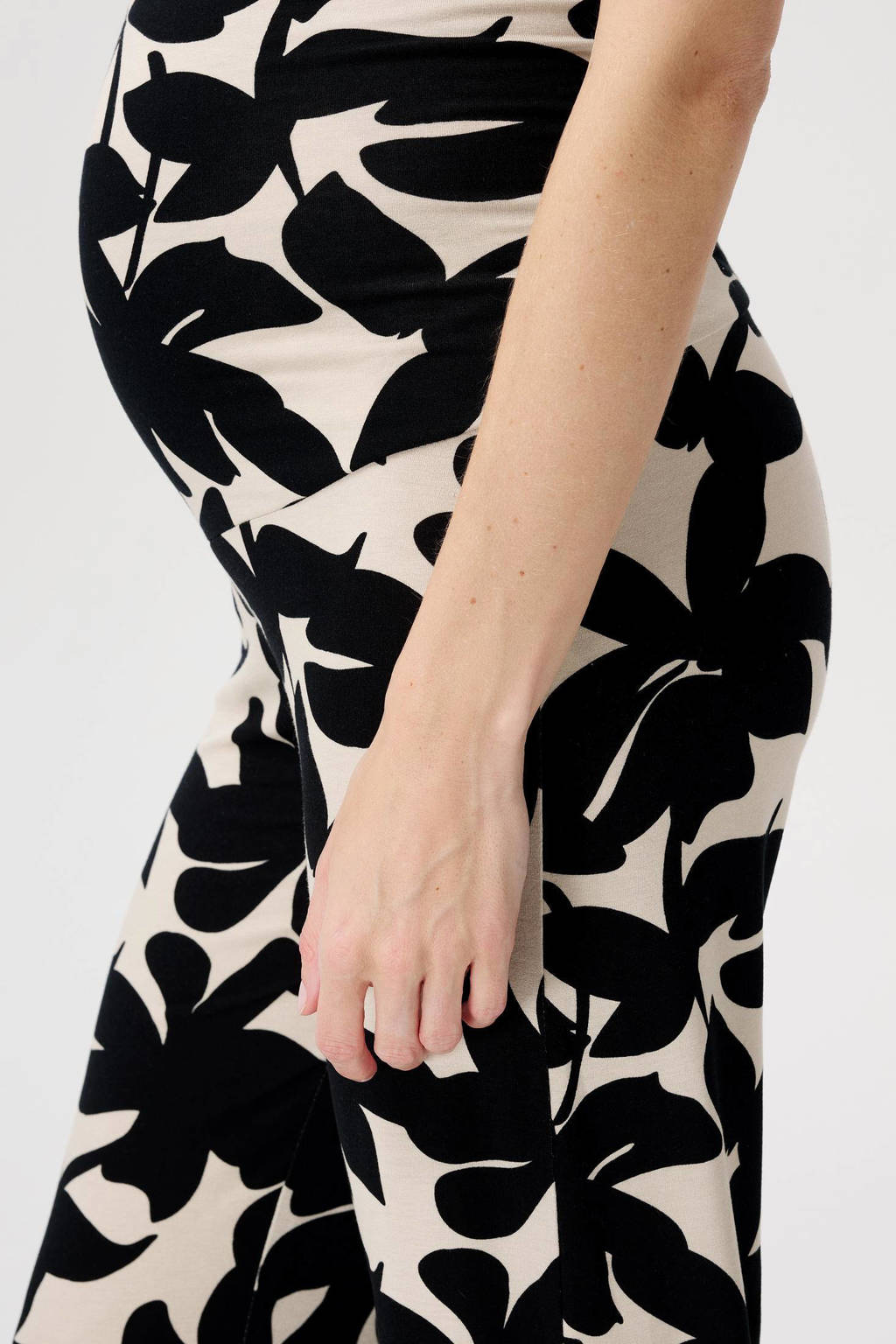 Noppies gebloemde regular fit broek India zwart/wit