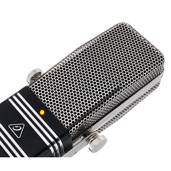 Behringer BV44