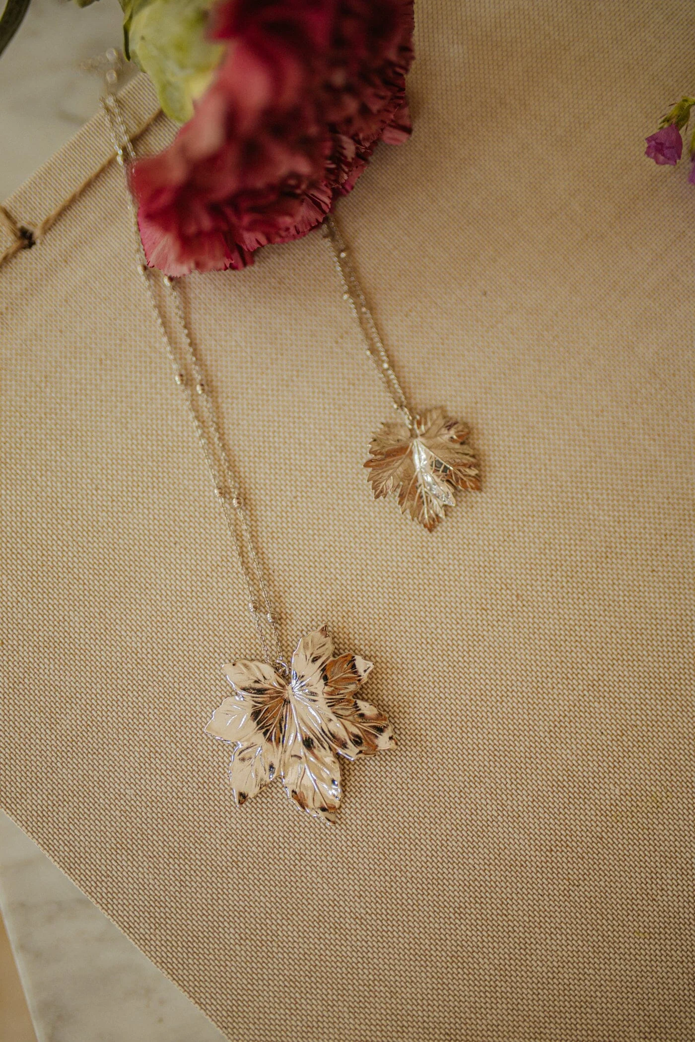 HÉRA - Collier feuille doré à l'or fin | Argent