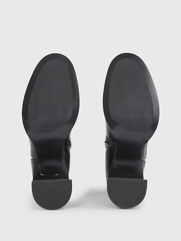 Botas de tornozelo de couro com salto