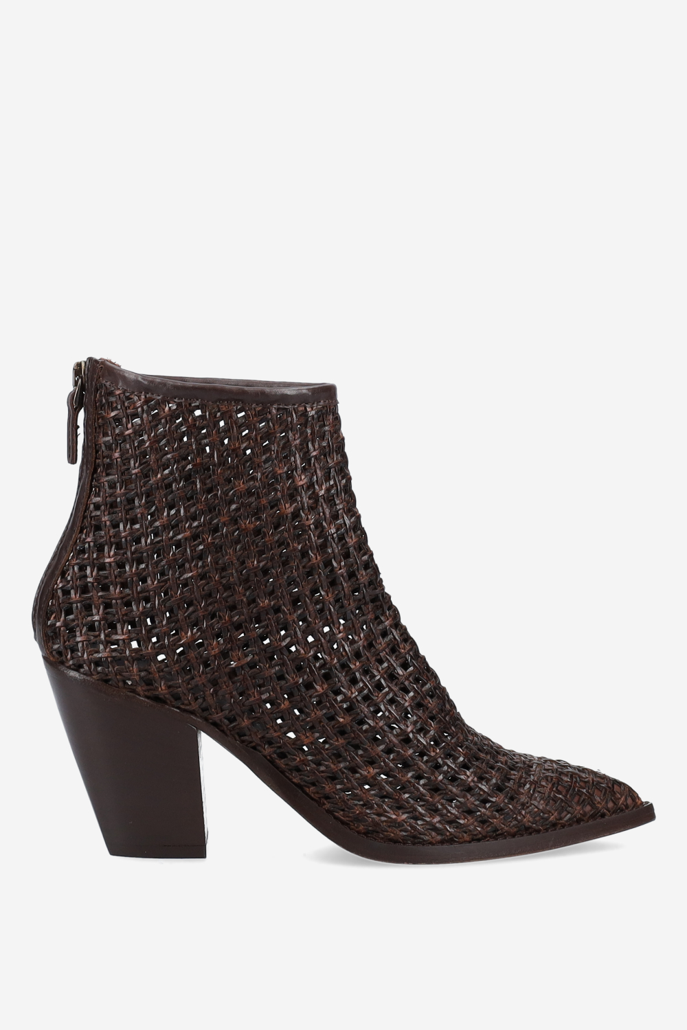 Pointed-toe raffia boots