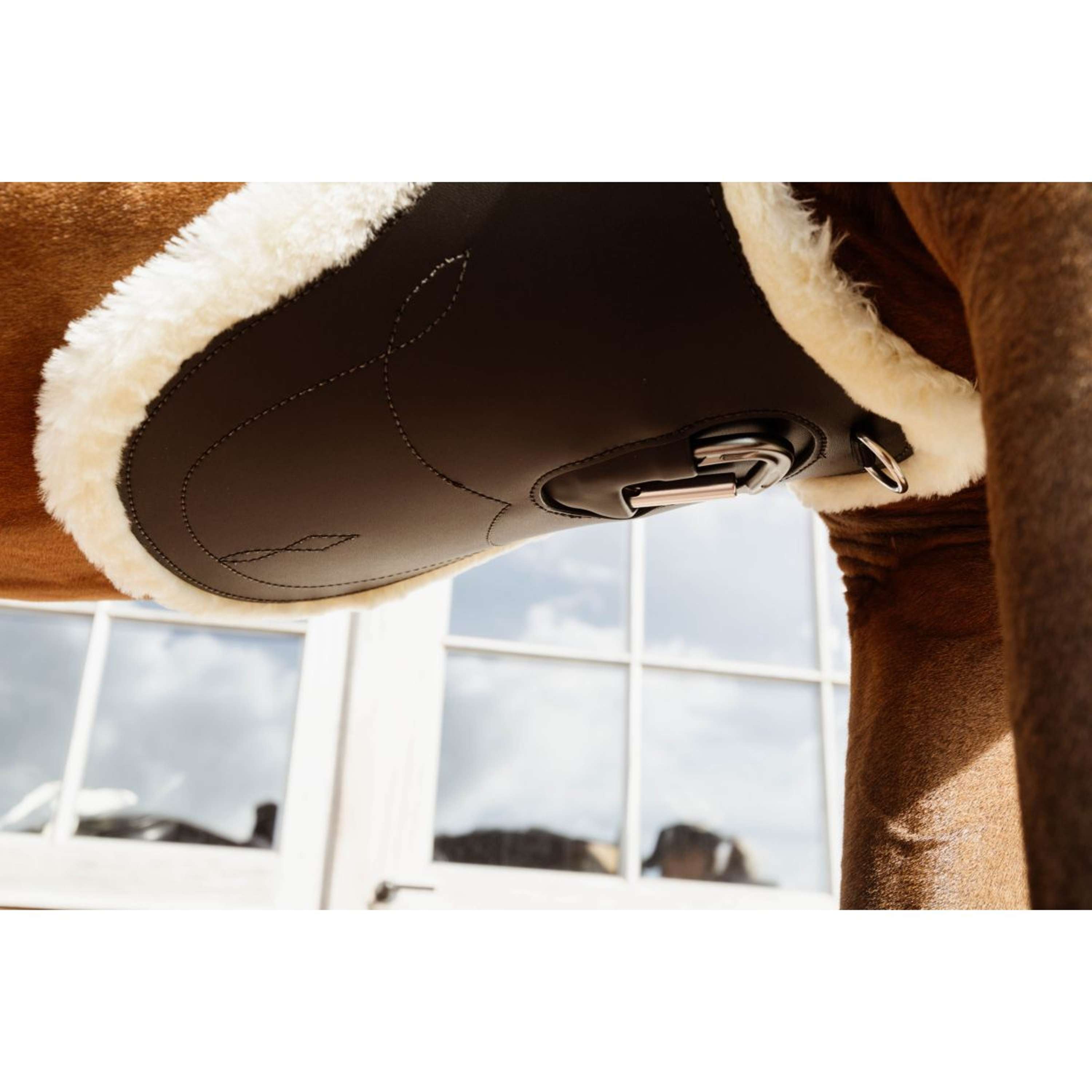 Kentucky Springsingel Anatomic Sheepskin Bruin