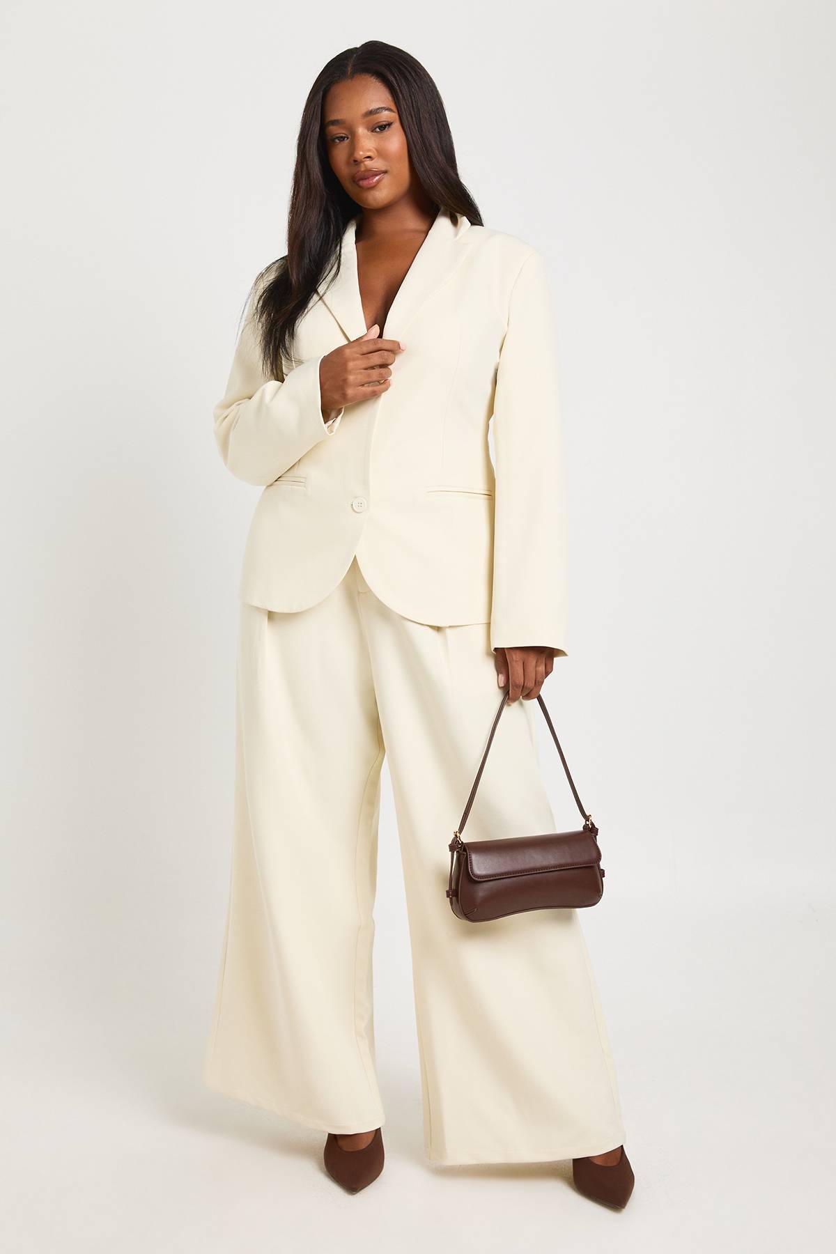 boohoo Blazer Grande Taille À Basque Et Taille Cintrée