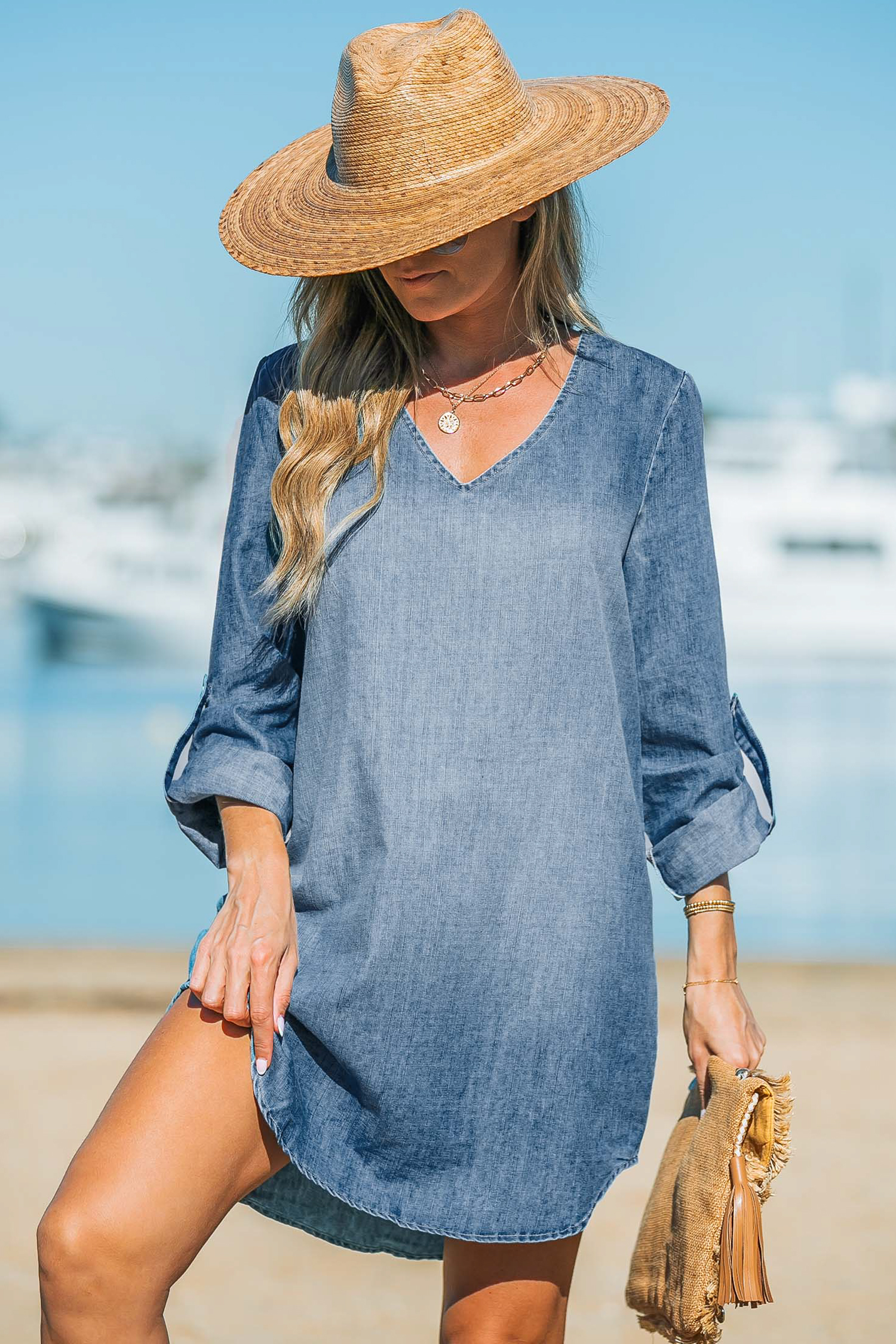Robe mini en pur coton et denim lavée à la pierre avec col en V