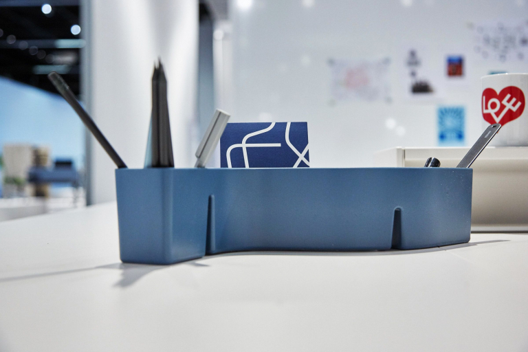 Vitra S-Tidy pennenbakje poppy red