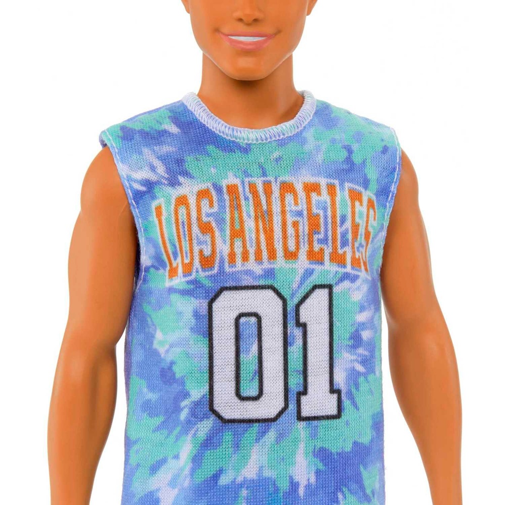 Ken Fashionistas Puppe 212 mit Jersey und Beinprothese