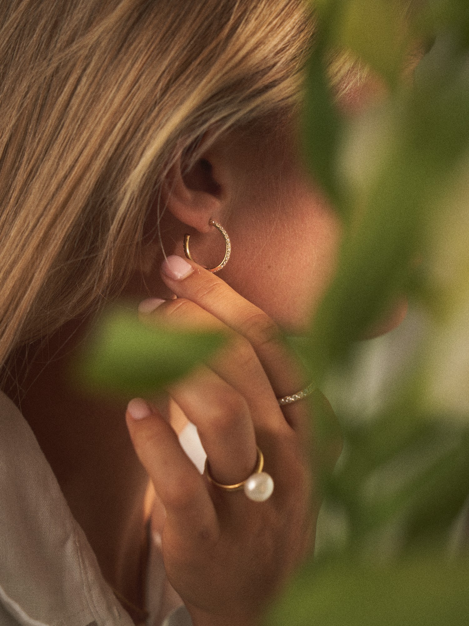 Krone-hoops | 14k forgyldt rustfrit stål/cubic zirkonia. Ø20 mm. | Gold | BUD TO ROSE