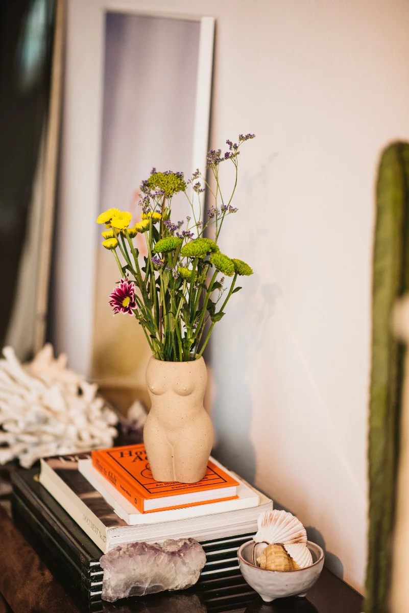 Doiy  Body vase, creme - H: 18,5 cm.