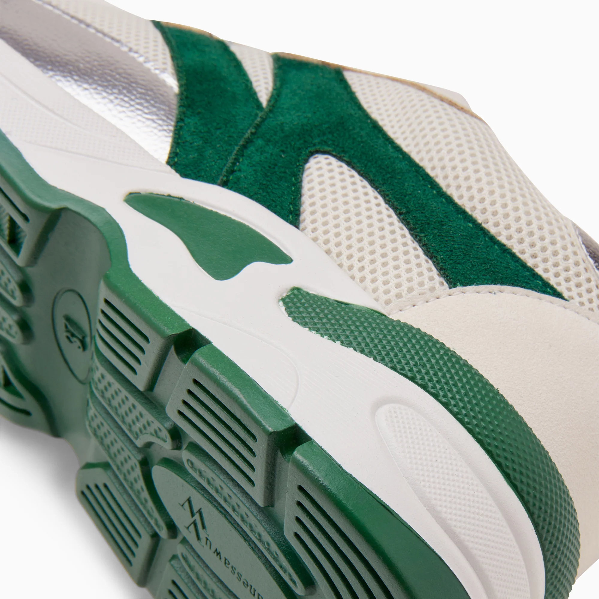 Sneakers-Baskets Montorgueil blanc cassé et vert à lacets