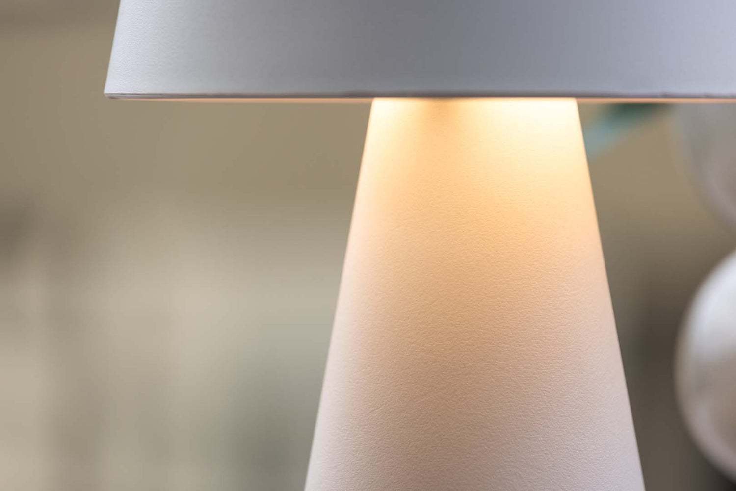 Statford LED tafellamp voor buiten, wit. 15 x 15 x 23 cm