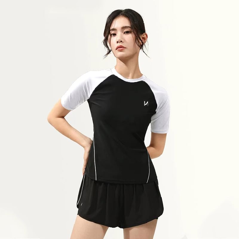 Seneliel - Set: Rashguard met korte mouwen en raglanmouwen + zwemshorts