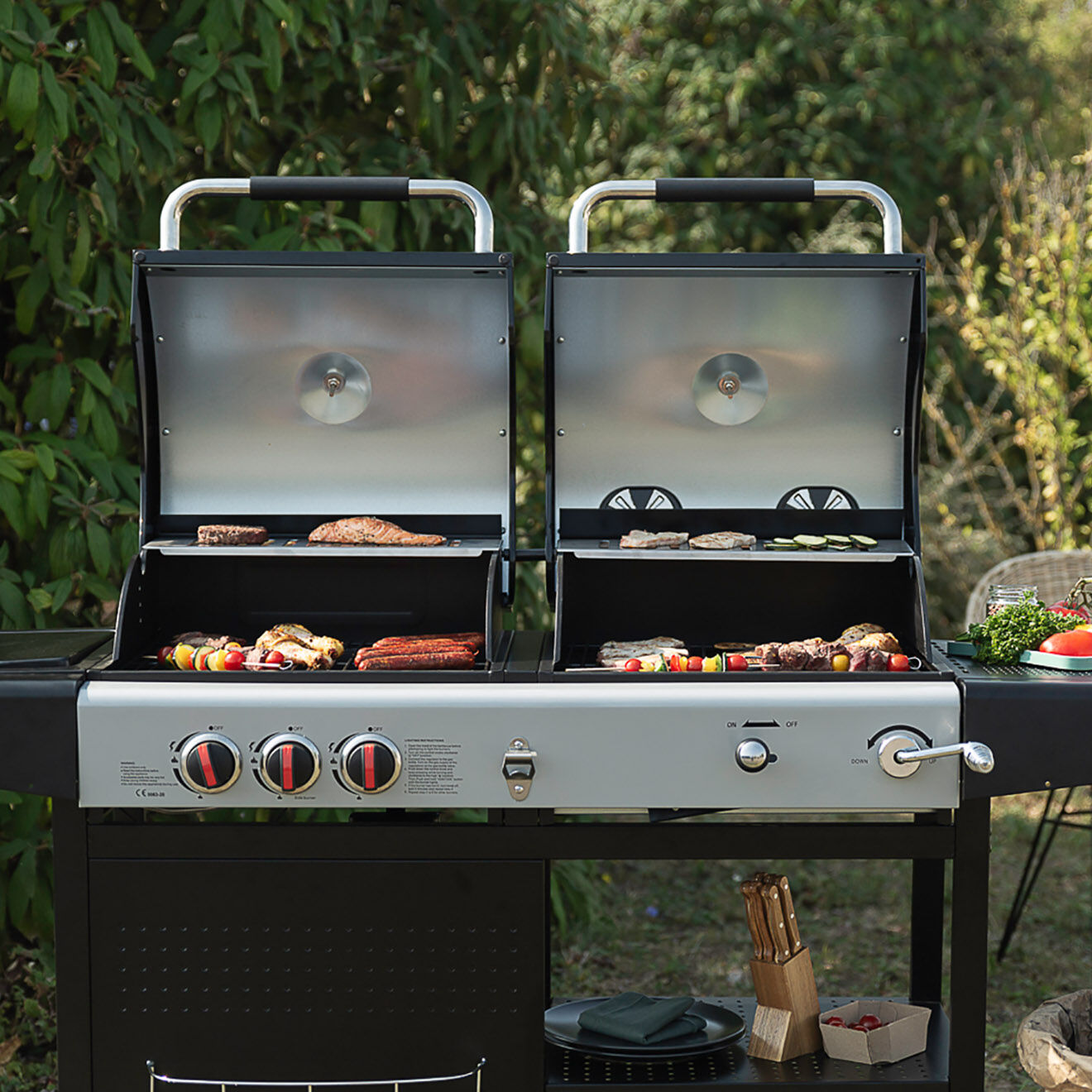 Livoo Barbecue 2-en-1 charbon et gaz noir - 109x61x51 cm