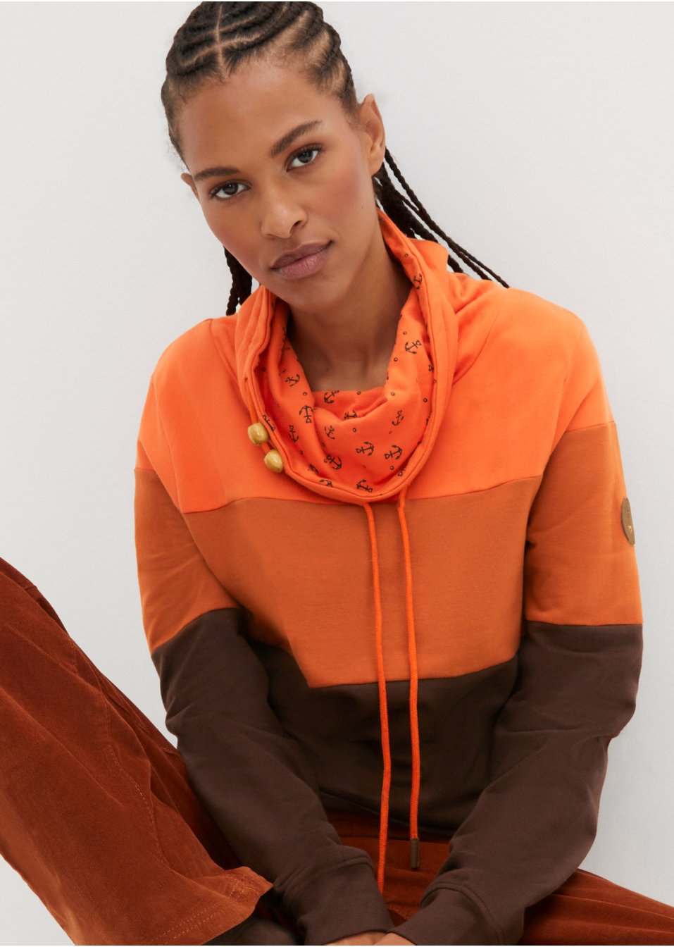 Sweat-shirt avec col imprimé