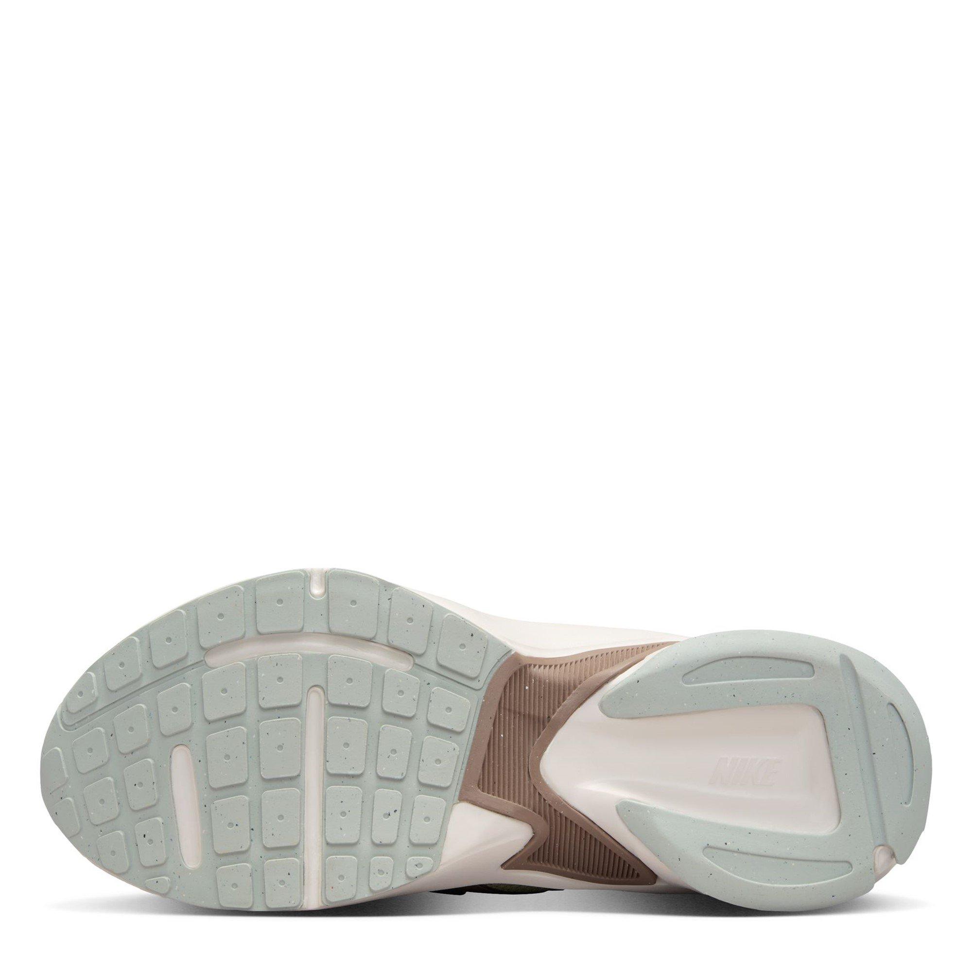 Nike AL8