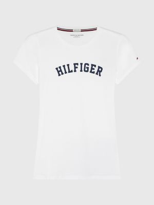 Camiseta com logotipo